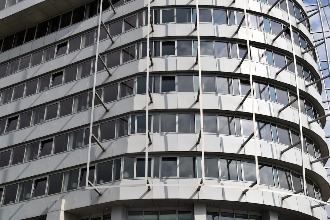 Streifenfreie Fenster- und Glasreinigung in Stuttgart – Glanz Gebäudereinigung